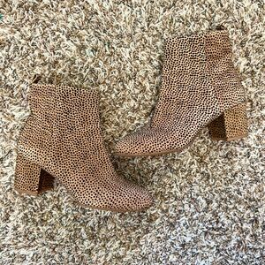 Gianni Bini booties